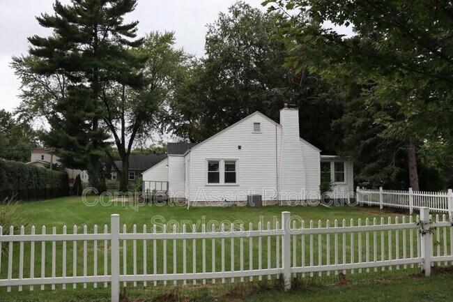 Building Photo - 1100 Garfield St