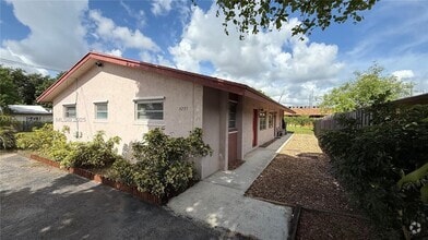 Building Photo - 4235 SW 62nd Ave