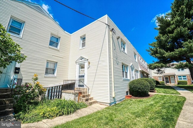 Photo - 2818 Iverson St Townhome