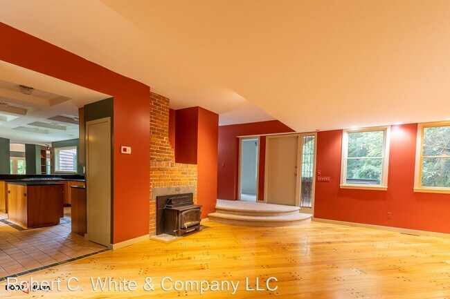 Building Photo - 4 br, 3 bath House - 15 Walker Lane