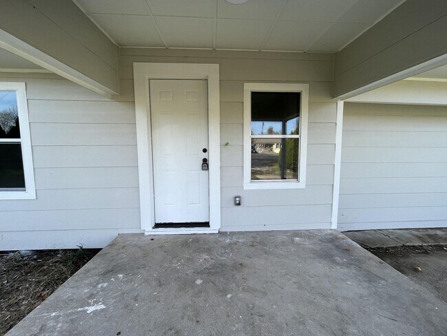 Foto del edificio - Spacious 3 Bed 2.5 Bath