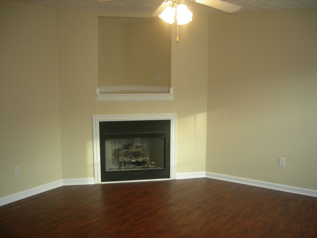 Foto del edificio - A LOVELY TOWNHOME IN LITHONIA, GA CONVENIE...