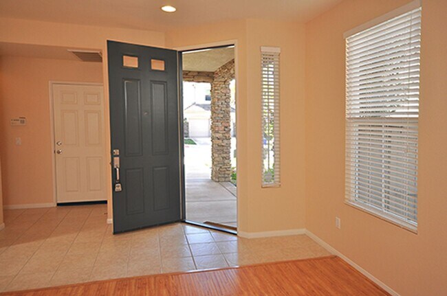 Foto del edificio - Spacious 5 Bedroom Family Home in Rancho del Oro!