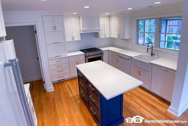 Foto del edificio - 1525 Cottage Ln