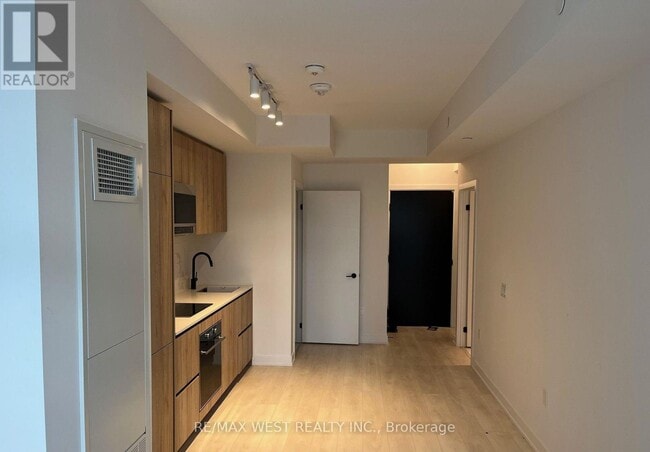 Building Photo - 127 Broadway Ave