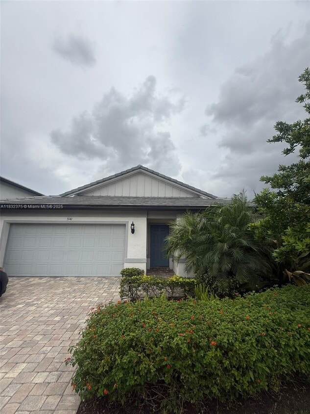Primary Photo - 3141 Tamarind Dr