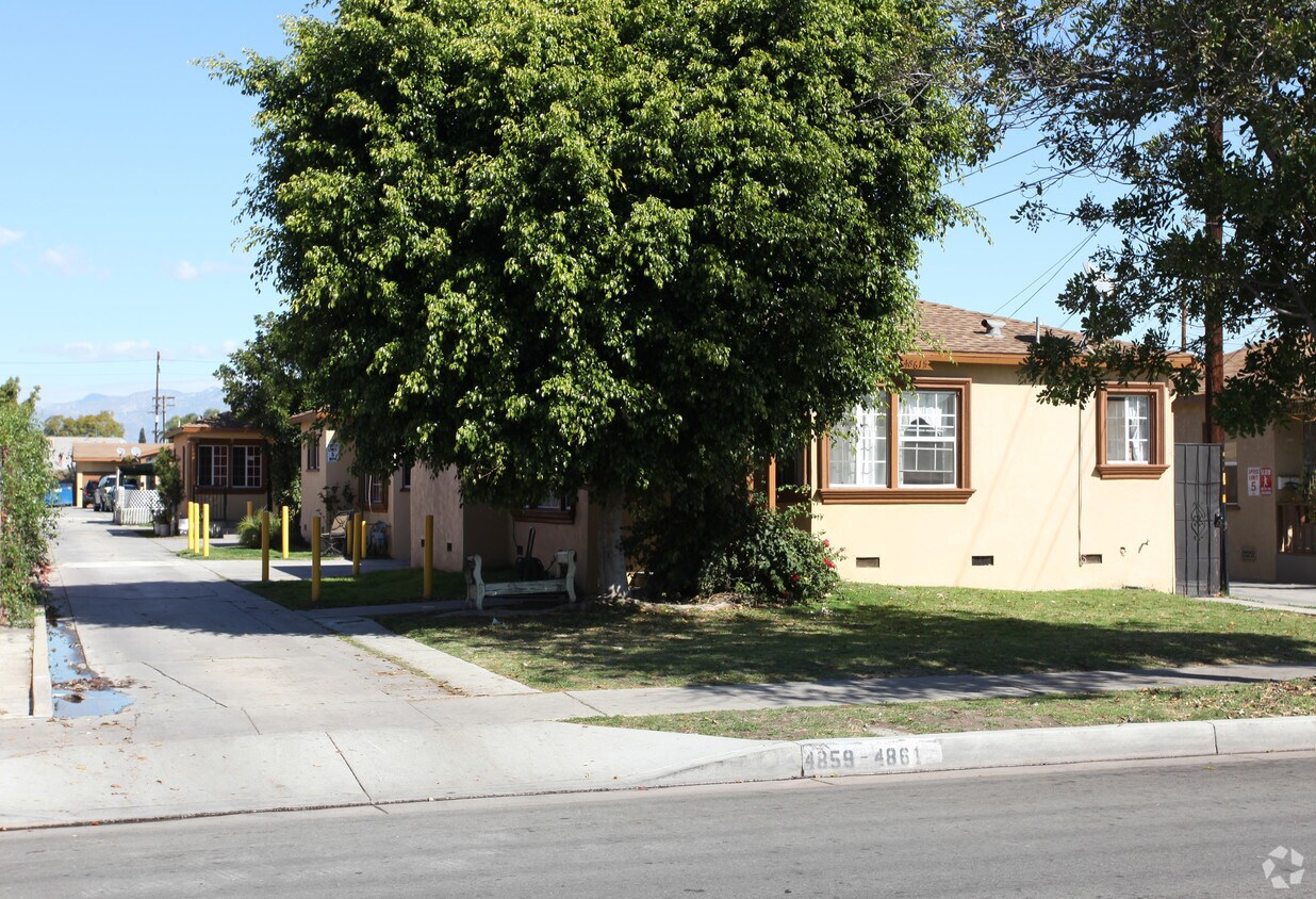 Building Photo - 4859-4861 Live Oak St
