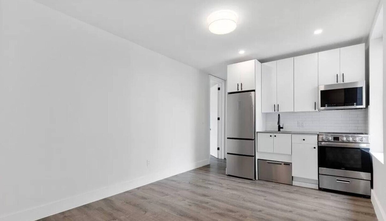 Primary Photo - 30-44-44 32nd St