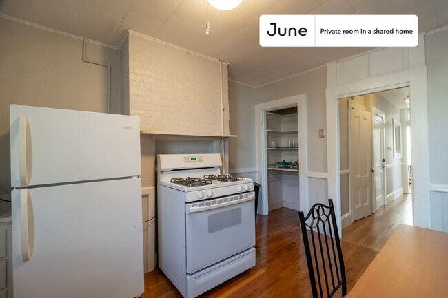 Foto del edificio - Room in Shared 4 bed/1 bath home