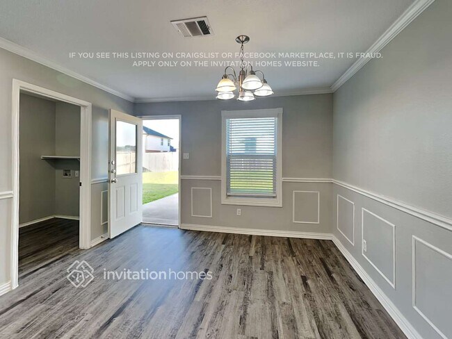 Foto del edificio - 4920 Creek Ridge Trail