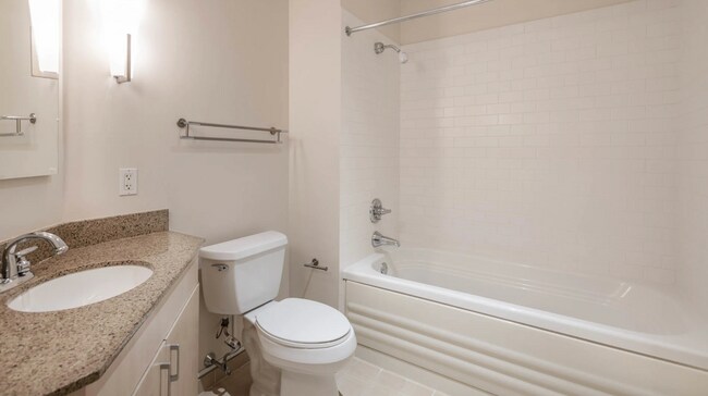 Building Photo - 659 Washington St