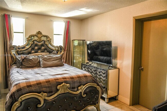 Foto del edificio - 3521 NW 9th Ct