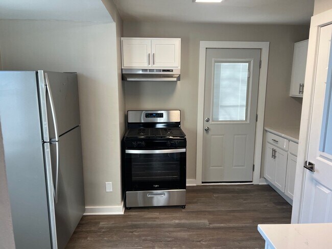 Foto del edificio - 2 Bedroom House for Rent in Lake Station