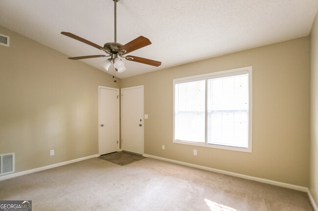 Building Photo - 9212 Woodhill Ln