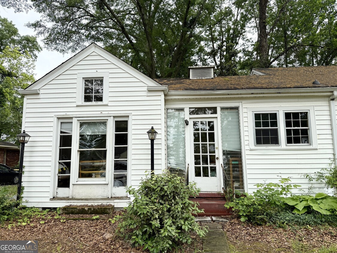 Primary Photo - 153 Hart Ave