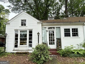 Building Photo - 153 Hart Ave