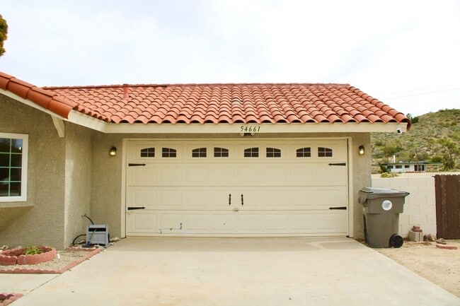 Building Photo - COMING SOON!! Comfortable and Spacious 3 b...