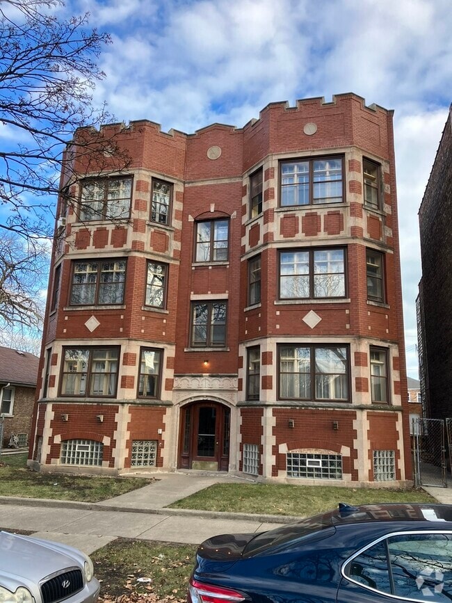 Building Photo - 8131 S Kingston Ave