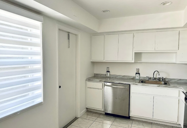 Building Photo - 4500 Gefion Ct