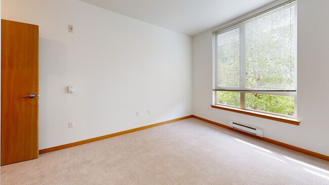 Interior Photo - CityLine