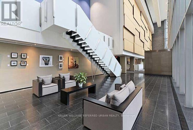 Photo du bâtiment - 33 Charles St E