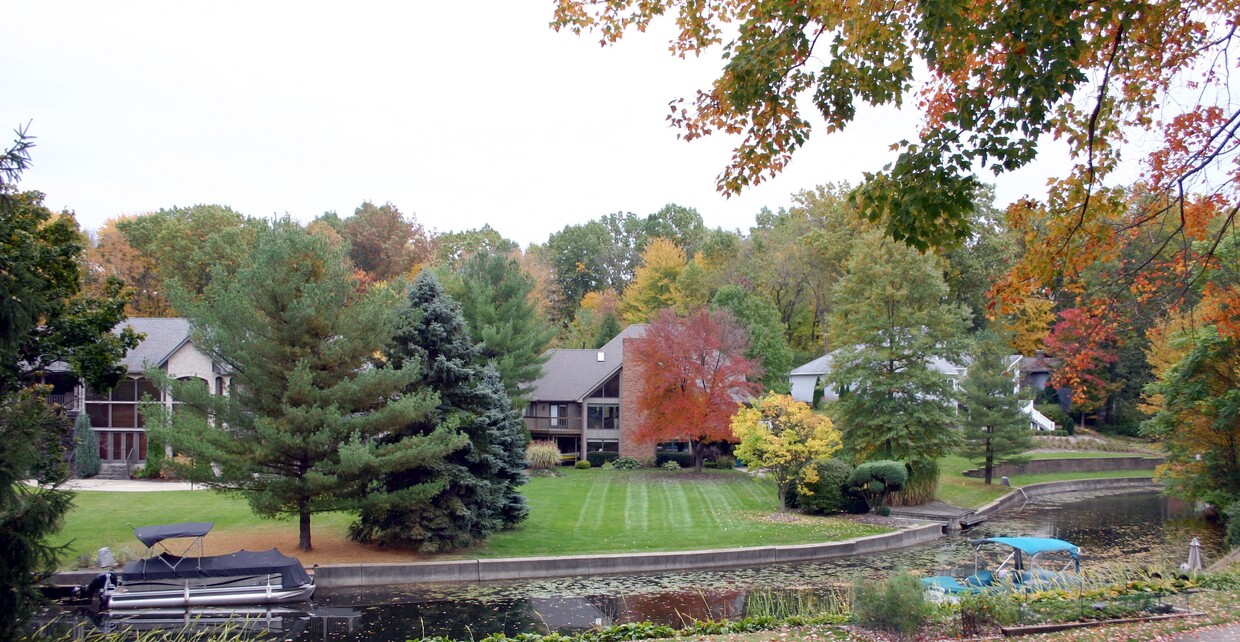 Portage Lakes home with guest suite - 4654 Dustys Cir
