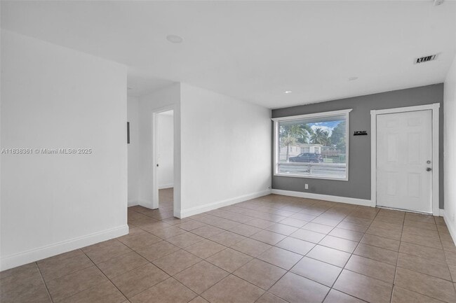 Building Photo - 3171 NW 16th St