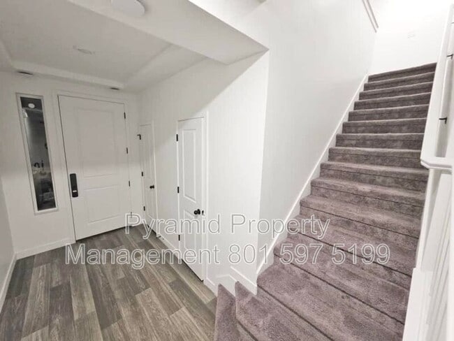 Foto del edificio - 103 E Brushy Canyon St