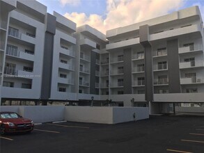 Building Photo - 395 NE 21st St