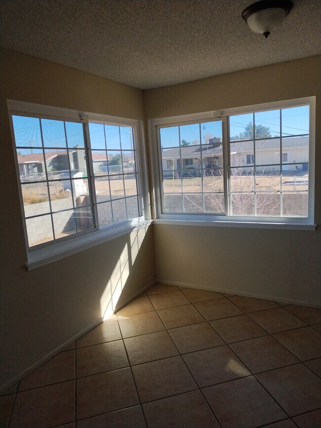 Building Photo - 18335 Taloga Ln