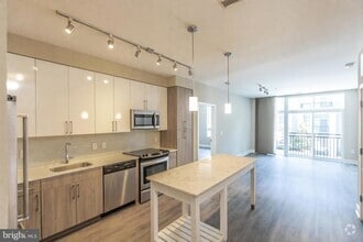 Building Photo - 145 Riverhaven Dr