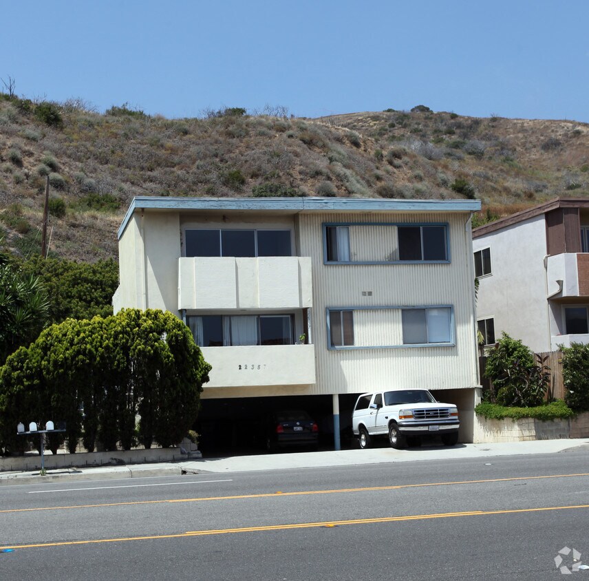 Foto principal - 22357 Pacific Coast Hwy