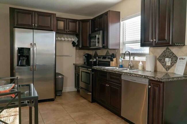 Foto del edificio - 1739 E Granada Rd