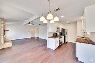 Building Photo - 519 Yucca Dr