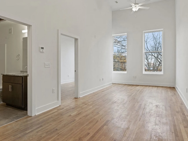 Building Photo - 109 E Broad St