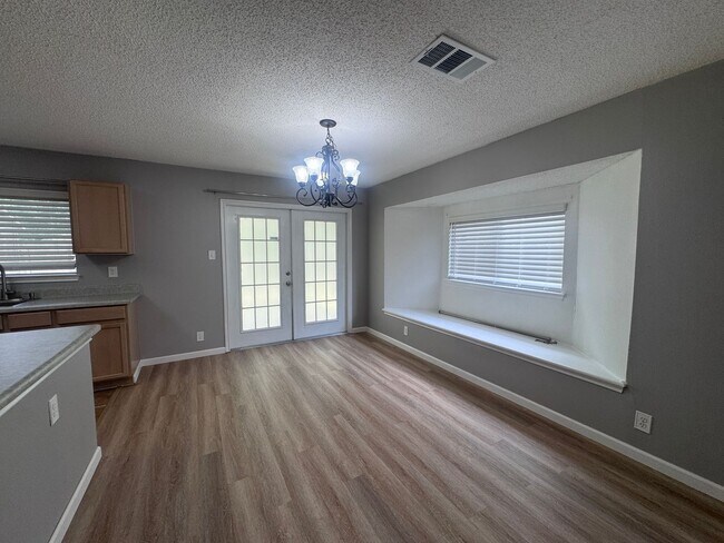 Building Photo - 10431 Westfield Pl