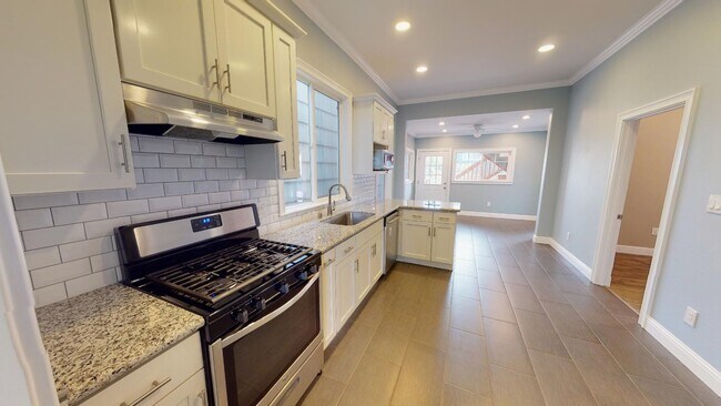 Foto del edificio - 2066 Bancroft Ave