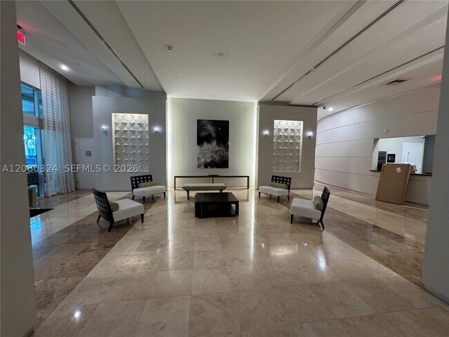 Foto del edificio - 9055 SW 73rd Ct