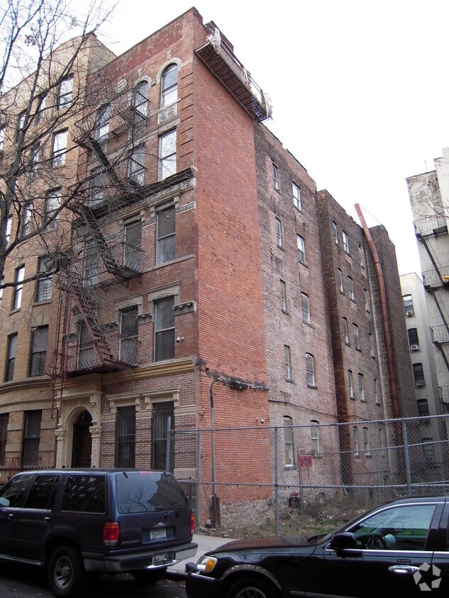Building Photo - 303 W 149th St