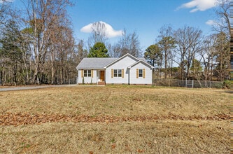 Building Photo - 421 Danielle Dr
