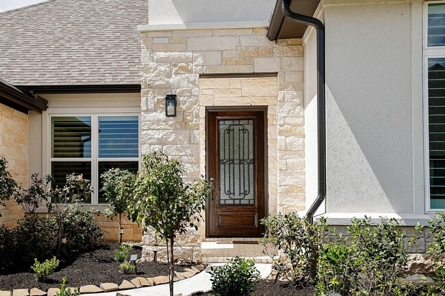 Building Photo - 1137 Stillwater Pond Dr