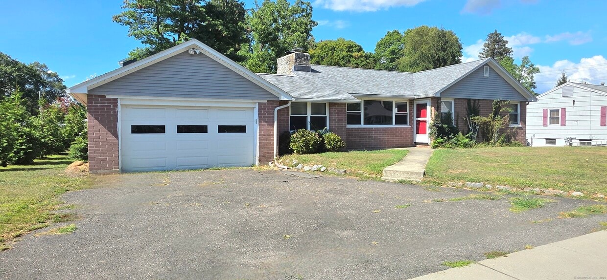 Primary Photo - 21 Meadowside Rd