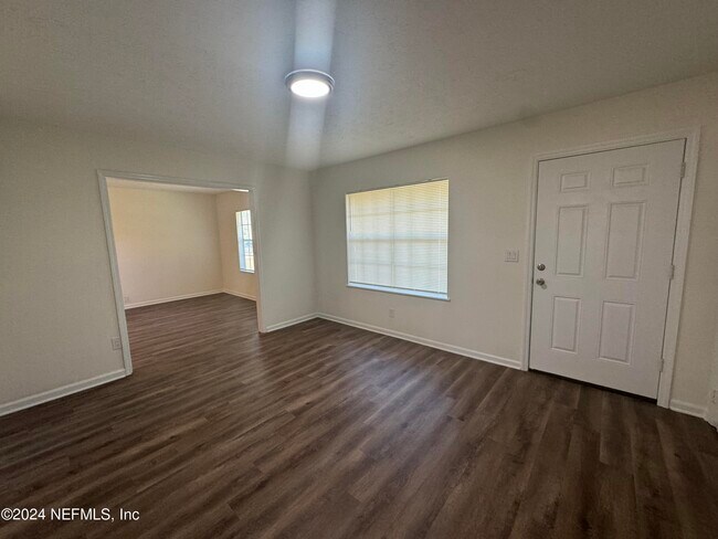 Building Photo - 5292 Julington Creek Rd