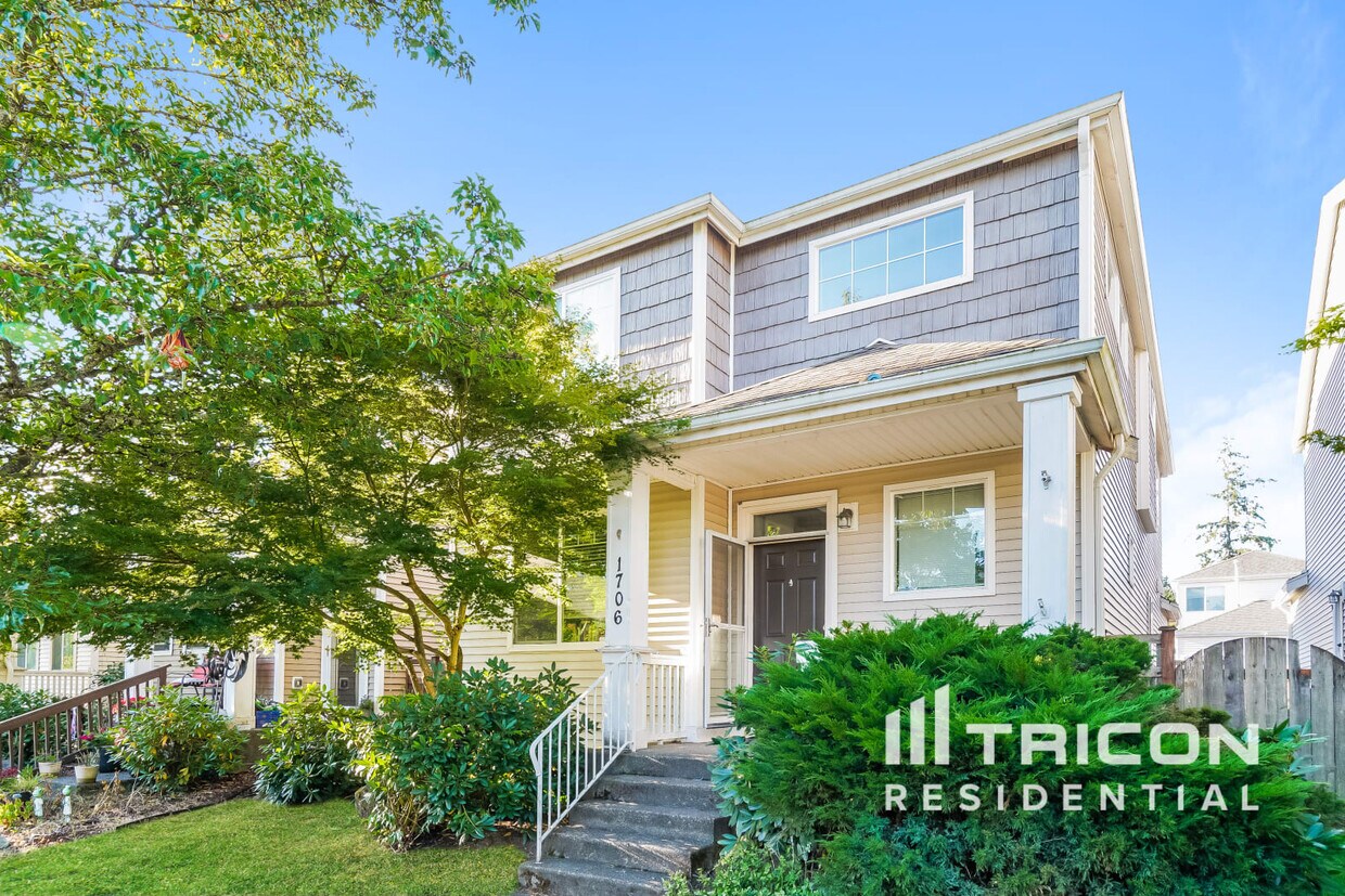 Foto principal - 1706 181st St E