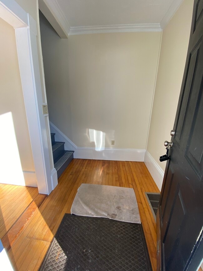 Building Photo - 15 Weston St