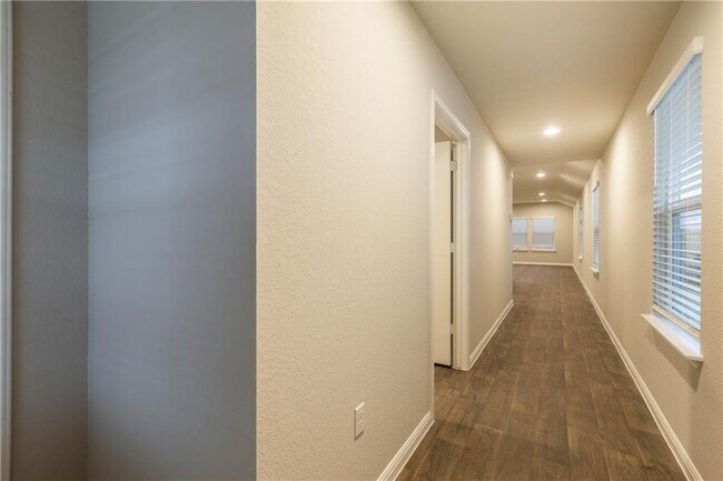 Foto del edificio - 612 Roaring Fork Ln