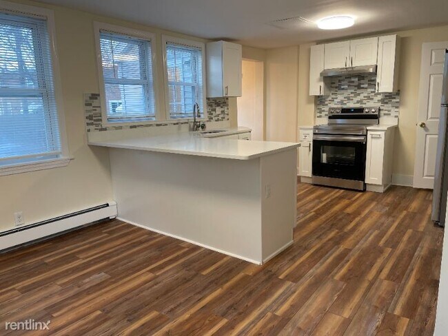 Foto del edificio - 2 br, 1 bath Townhome - 3 Sudbury Ct