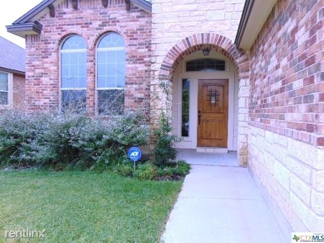Building Photo - 4 br, 2.5 bath House - 830 Tuscan rd