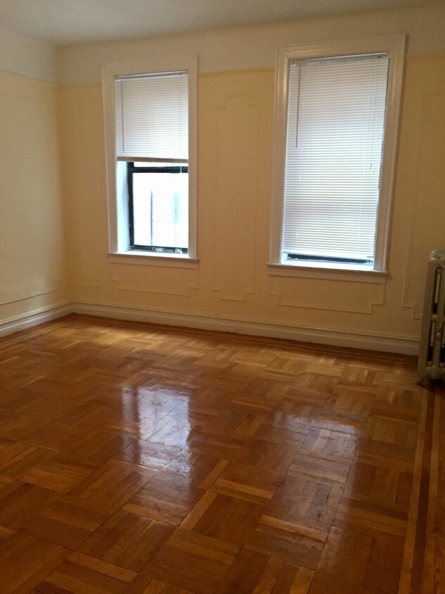 Primary Photo - 87 Ellwood St