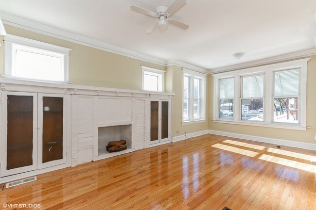 Building Photo - 7557 S Evans Ave